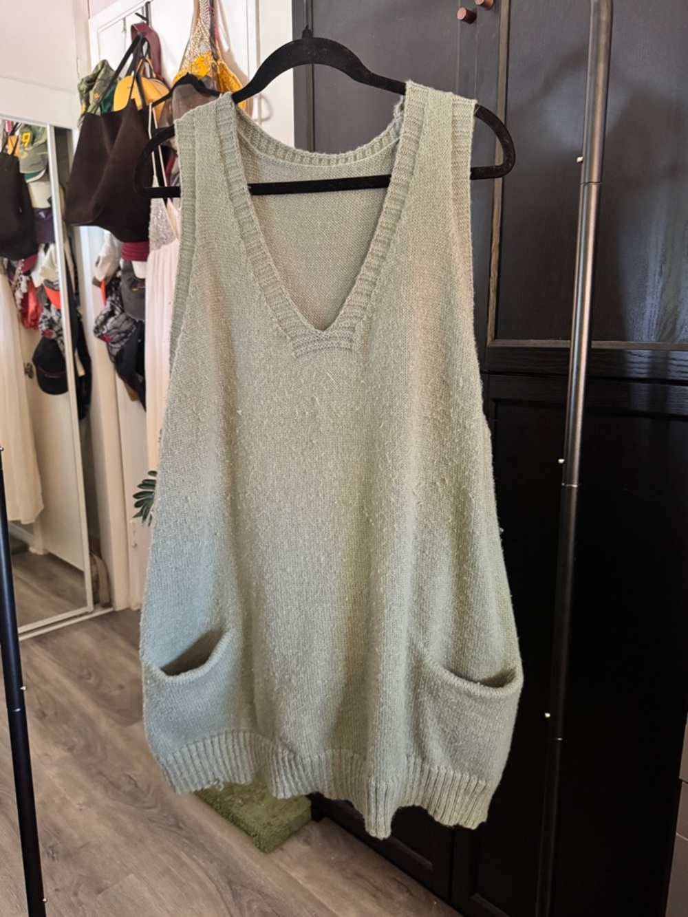 SHEIN Light Sage V-Neck Sleeveless Knit Tunic with Pockets